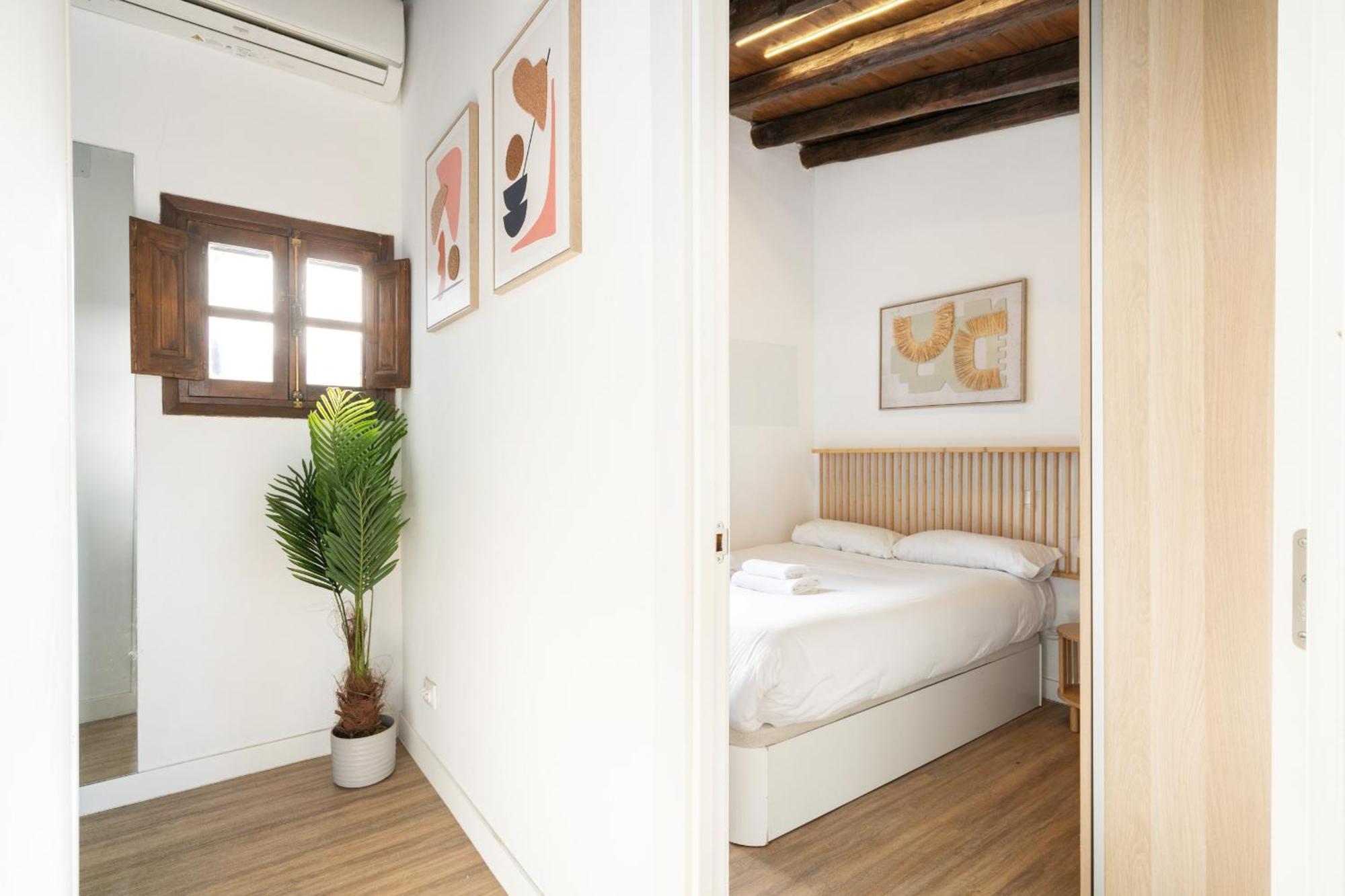 Apartamento Atico Con Terraza En Lavapies Alquiler Temporal Madrid Exterior foto