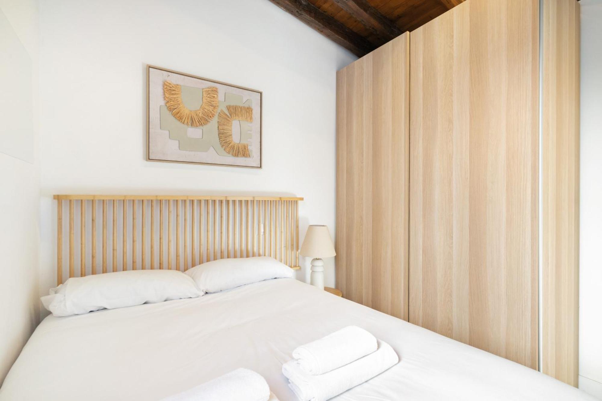 Apartamento Atico Con Terraza En Lavapies Alquiler Temporal Madrid Exterior foto