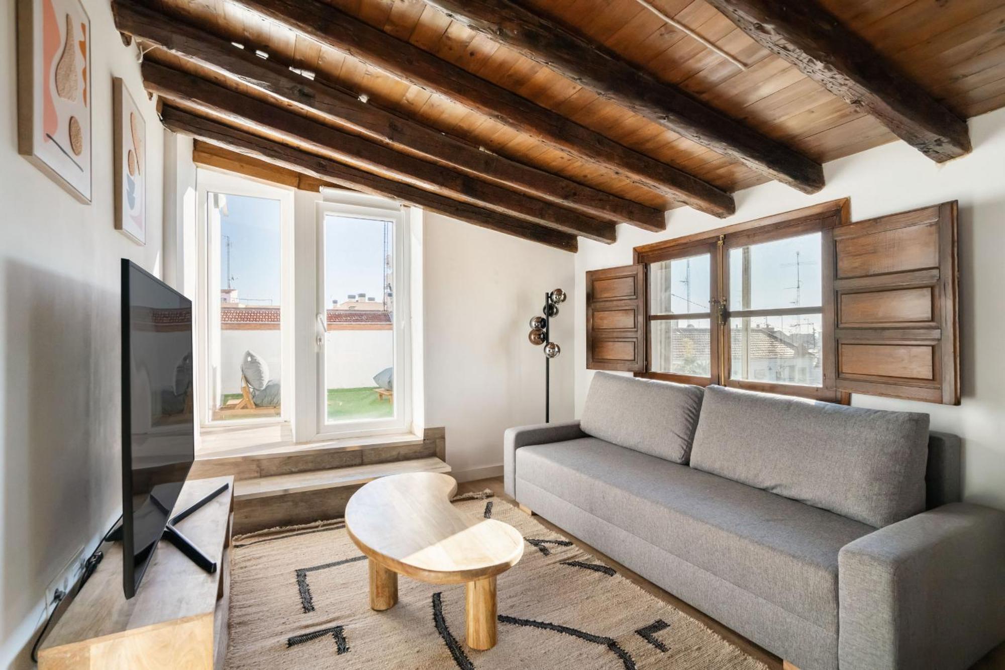 Apartamento Atico Con Terraza En Lavapies Alquiler Temporal Madrid Exterior foto